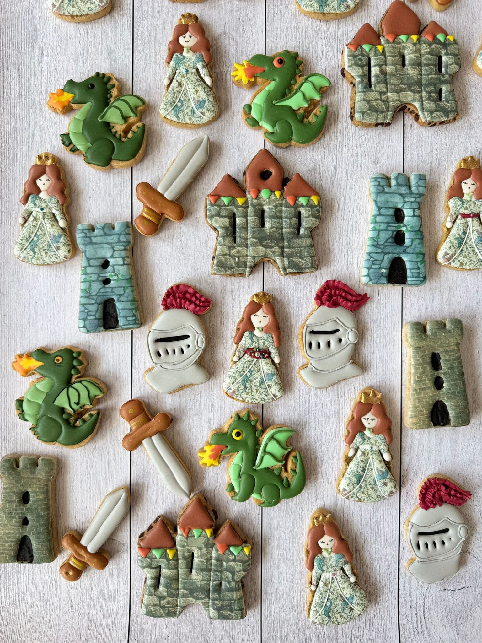 Biscuit chevalier, princesse, dragon, épée, château fort